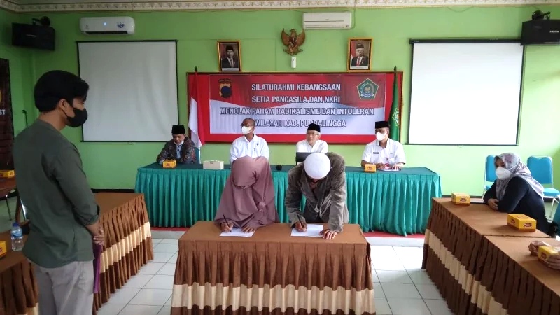 Alhamdulillah, 16 Mantan Anggota Khilafatul Muslimin di Purbalingga Ikrar Setia pada Pancasila dan NKRI 