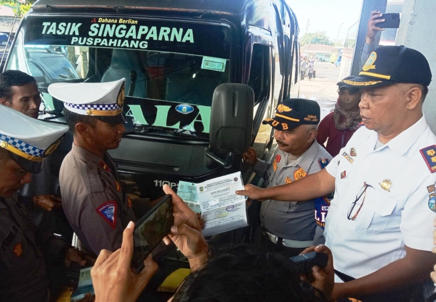 Ram Check di Terminal Singaparna, Petugas Temukan Ban Gundul, Lampu Rem Rusak, Sopir Tekanan Darah Tinggi