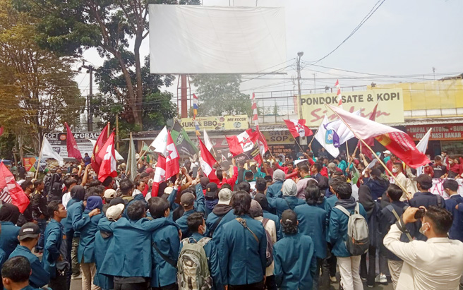 Protes kenaikan BBM, Mahasiswa di Garut Desak DPR dan MPR RI Makzulkan Presiden dan Wakil