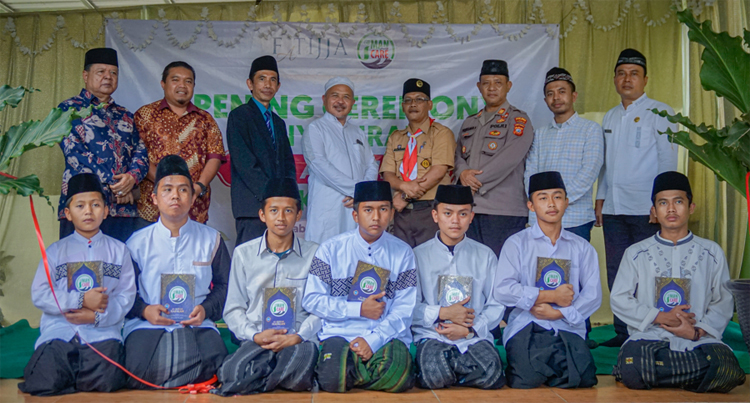 Iman Care Malaysia Salurkan 5.000 Al-Qur’an untuk Tasikmalaya