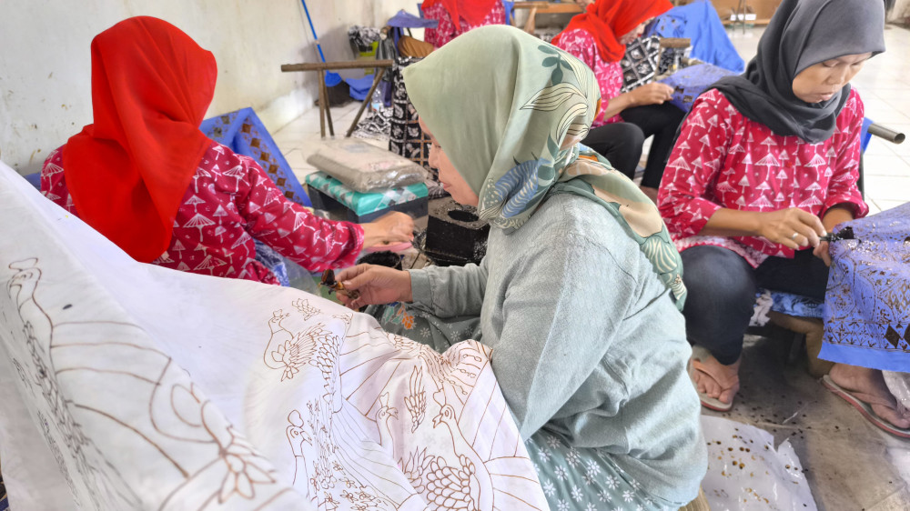 Perajin Batik Tasikmalaya Minta Dukungan Pemerintah, Hadapi Gempuran Batik Pabrikan