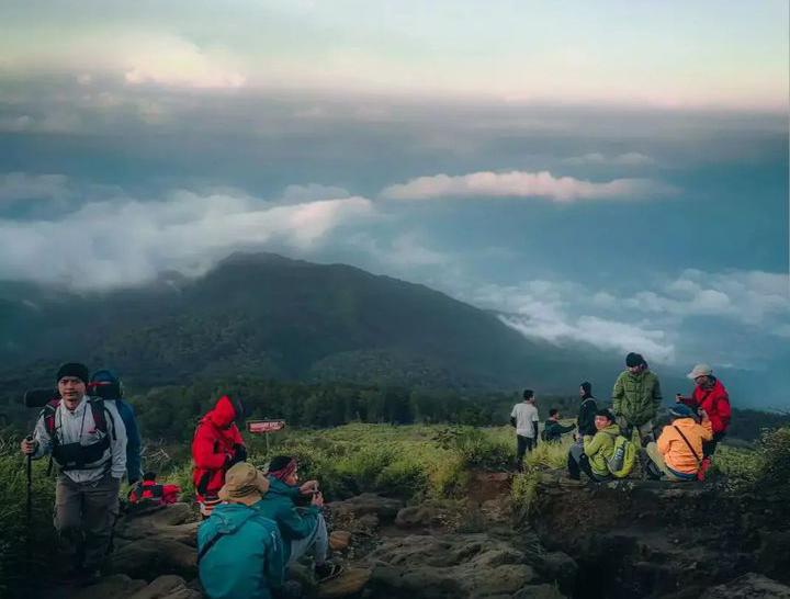 Pendaki Harus Tahu, Inilah 5 Gunung di Jawa Barat yang Viral di Kalangan Pendaki, Nomor 2 Ada di Garut