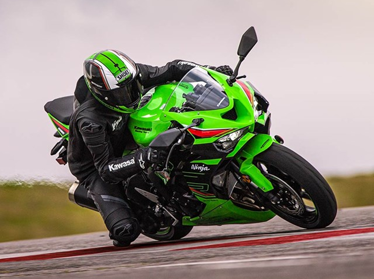 Jagoan Baru Kawasaki Ninja ZX-6R 2024 yang Dilengkapi Lampu Depan Reflektor Hybrid Terbaru