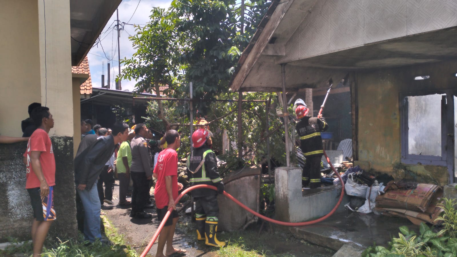 Dua Rumah di Tasikmalaya Terbakar saat Tidak Ada Penghuninya, Kerugian Ratusan Juta