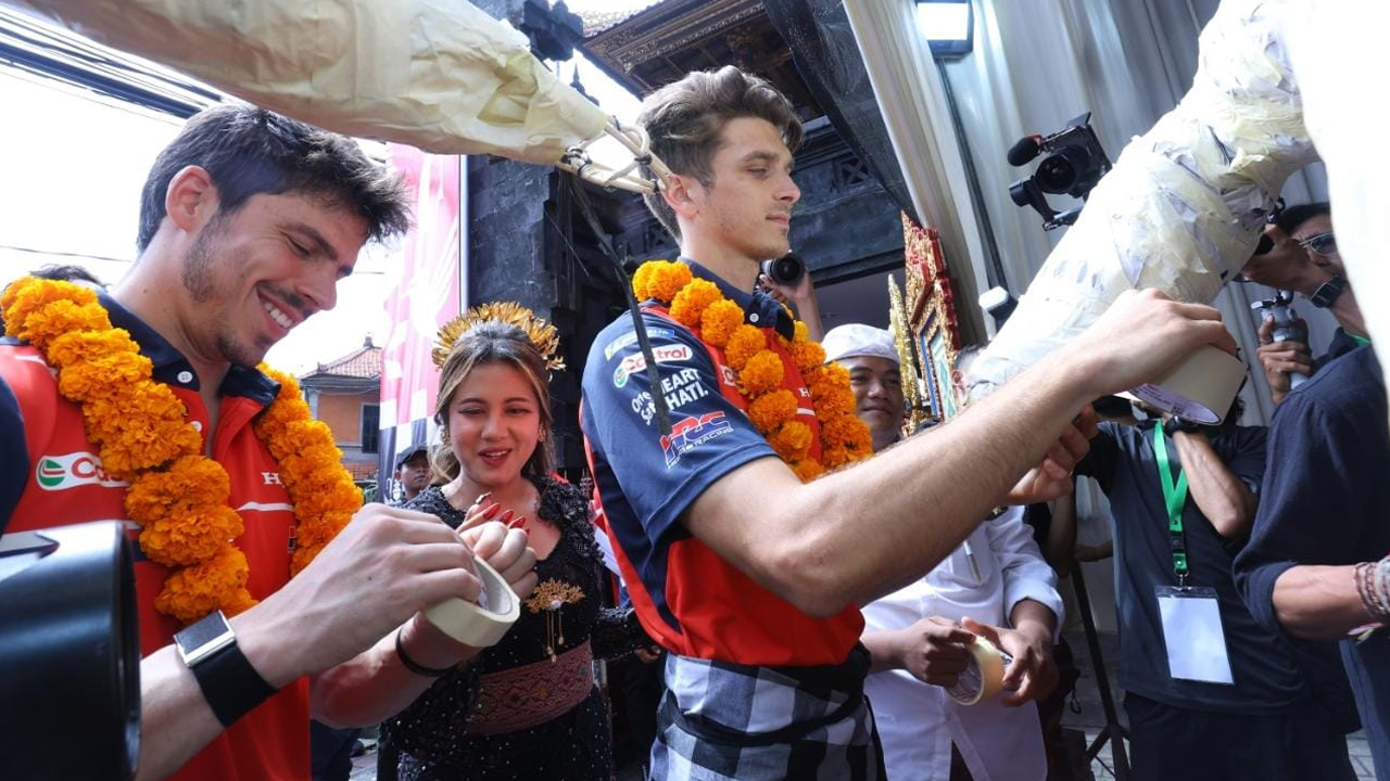 Usai Balapan Thailand, Tim Honda MotoGP Lanjut Silaturahmi dengan Bikers Bali