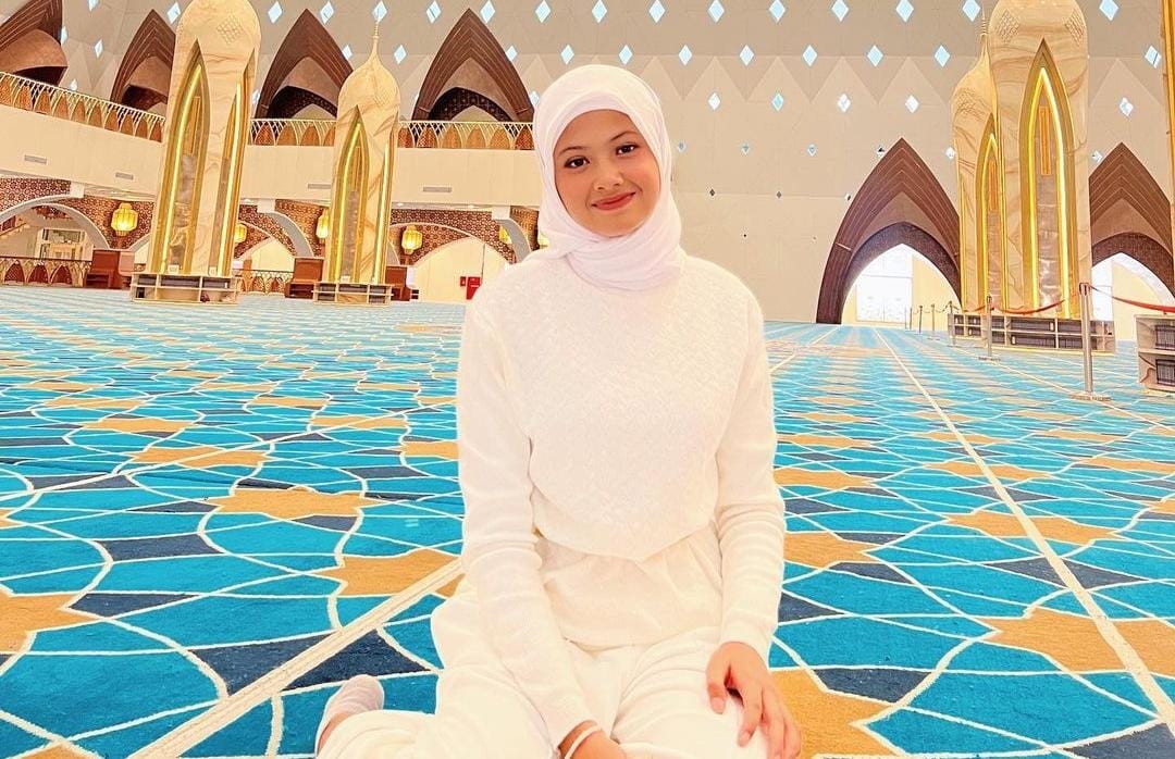 Bikin Adem, Mala dan Ilham Syuting di Masjid Al Jabbar Bandung