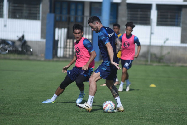 SUNTIKAN Taktik Bojan Hodak di Persib Berefek Hebat, Pola Latihannya Unik: Skuad Persib Dibagi 3 Tim