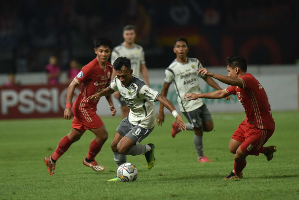 Berjalan Sengit, Persib Terpeleset di Kandang Persija, PSM Makassar Juara Liga 1 2022/2023