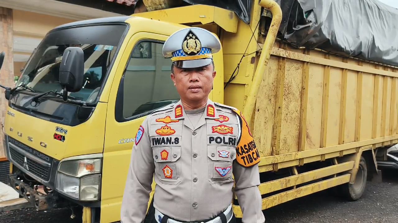 Kronologi Truk Pengangkut Sembako Terbalik di Tanjakan Bohong Salawu Kabupaten Tasikmalaya