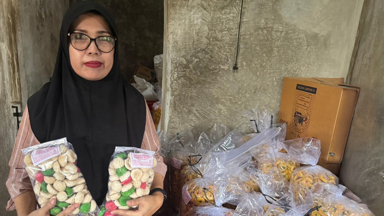 Dari Dapur Sederhana, Perempuan Tangguh Ini Sukses Kembangkan Usaha Kue dan Banjir Pesanan Berkat Dukungan BRI