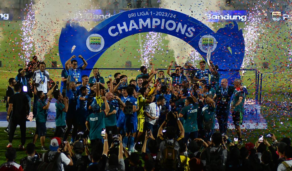 SAH! Persib Menjadi Raja Sepakbola Indonesia, Bojan Hodak Tetap Merendah, Terima Kasih Coach