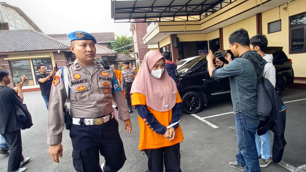 Ibu Rumah Tangga di Kota Tasikmalaya Diciduk Polisi karena Edarkan 1 Kilogram Ganja, Begini Kronologinya