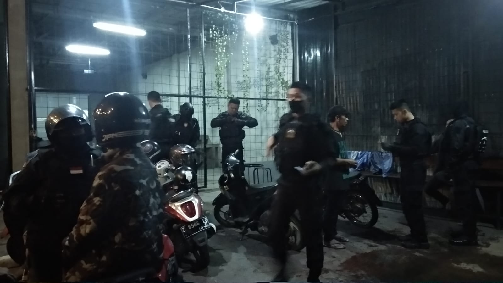 Tengah Malam Putar Musik Volume Keras, Begini Reaksi Tim Maung Galunggung Saat Datangi Cafe di Jalan Sutsen