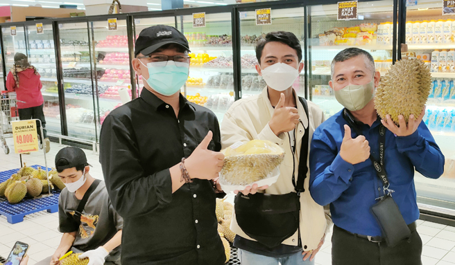 Mau Berburu Durian Lezat ? Datang Aja ke Plaza Asia