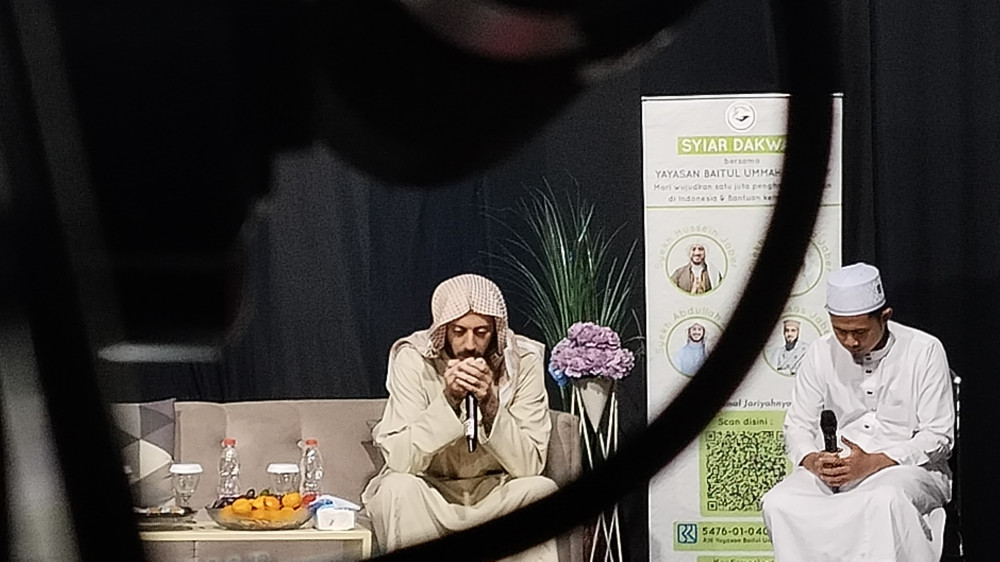 Syekh Dr. Yahya Jabber Gema Syiar Dakwah di Studio Radar TV: Dekat dan Bahagia dengan Al-Quran 