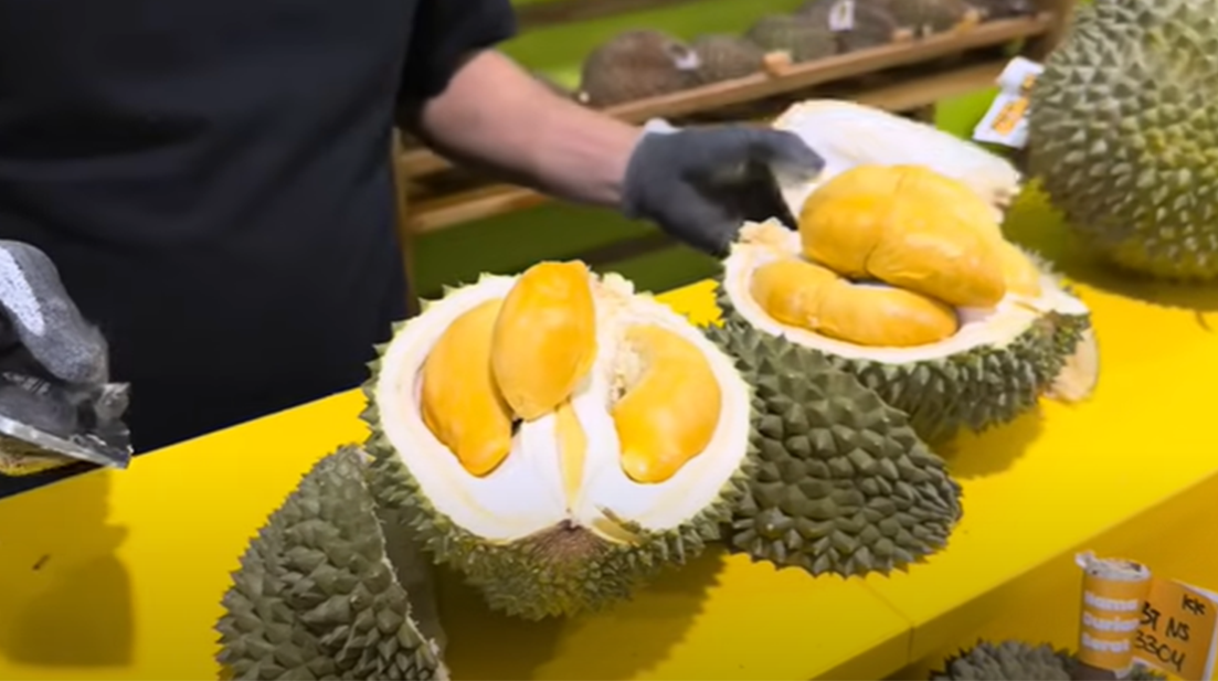 Berapa Harga 1 Kg Durian Duri Hitam 2024? Setara 1 Gram Emas Perhiasan, Lebih Mahal dari Musang King