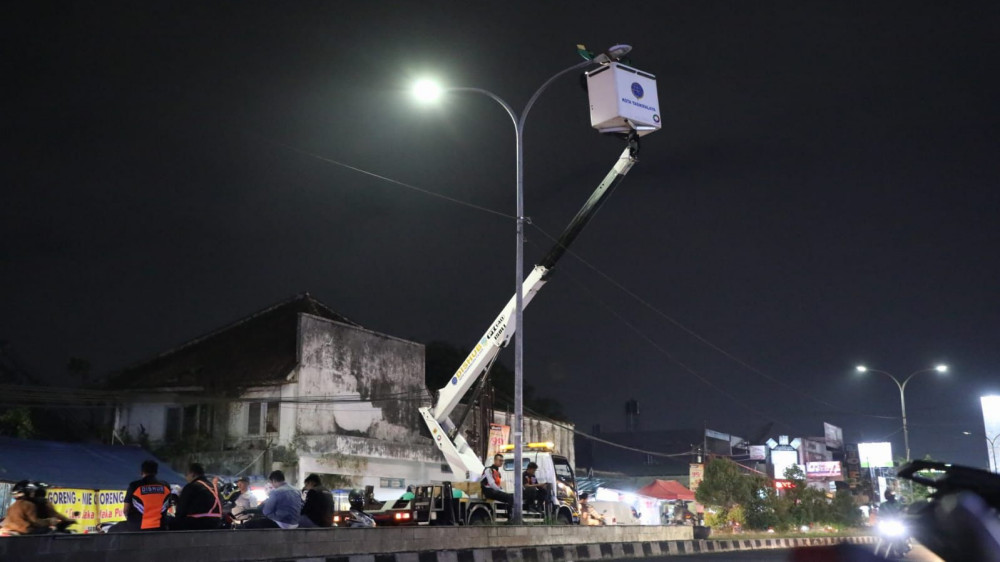 Dishub Tasikmalaya Mulai Cicil Perbaiki Lampu Jalan yang Padam