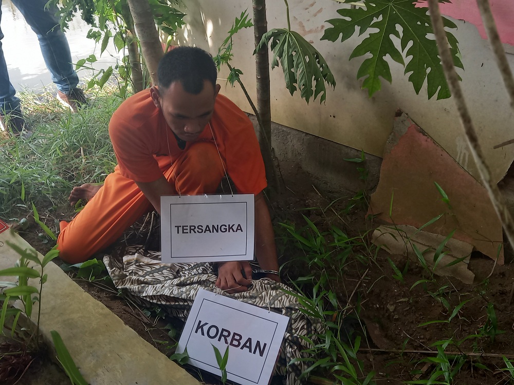 Saksi dan Tersangka sempat Beda Keterangan, Rekonstruksi Penganiayaan Bayi hingga Tewas di Tangan Ayah Kandung