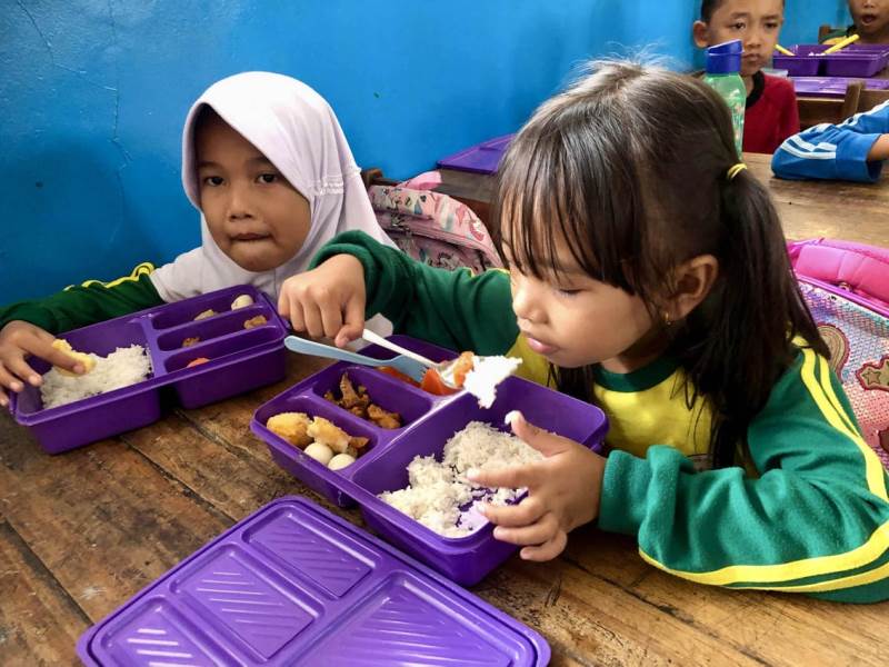 RADAR Hari Ini: Program Makan Bergizi Gratis Dimulai Secara Nasional, Berikut Ini Sasarannya