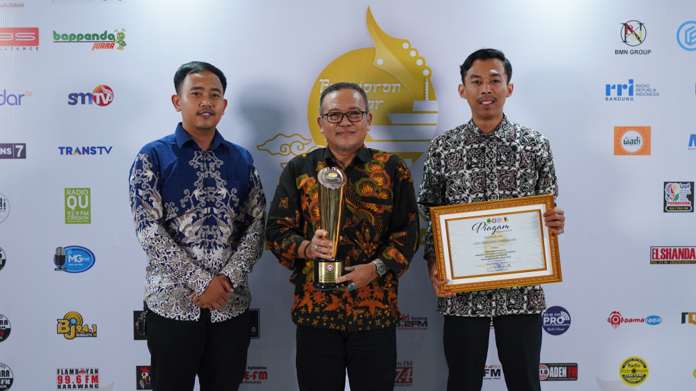 LPPL Radio Purbasora Tasikmalaya Raih Penghargaan di Anugerah Penyiaran KPID Jabar 2025