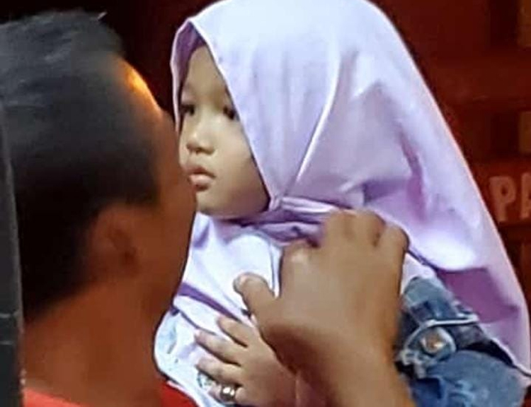 Petugas Damkar Kota Banjar Kembali Evakuasi Cincin yang Macet Pada Jari Kelingking Anak Balita