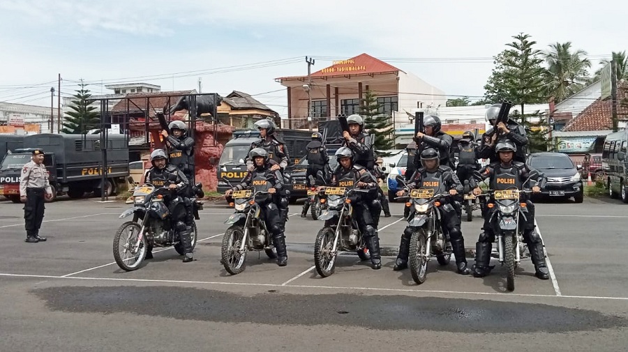 Petugas Bersenjata Lengkap Disiagakan Pengamanan Operasi Ketupat Lodaya 2023