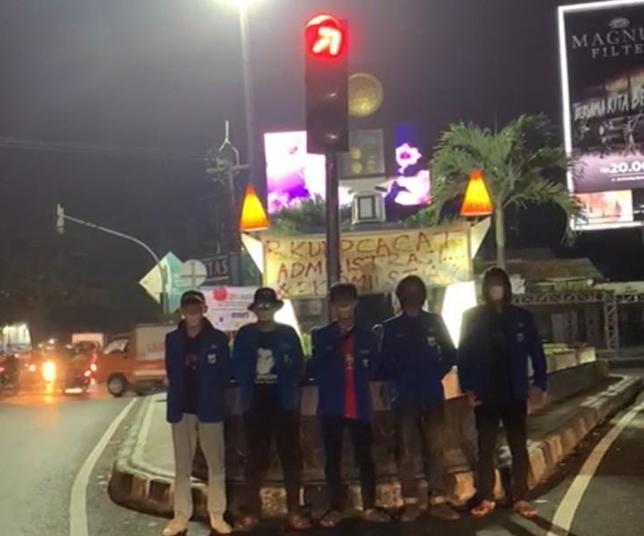Teruntuk Wakil Rakyat, Mahasiswa Kota Tasikmalaya Aksi dengan Cara Bungkam