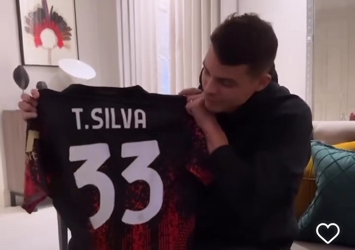 AC Milan Kirim Jersey Khusus ke Thiago Silva, Sinyal Gabung Tahun Depan?