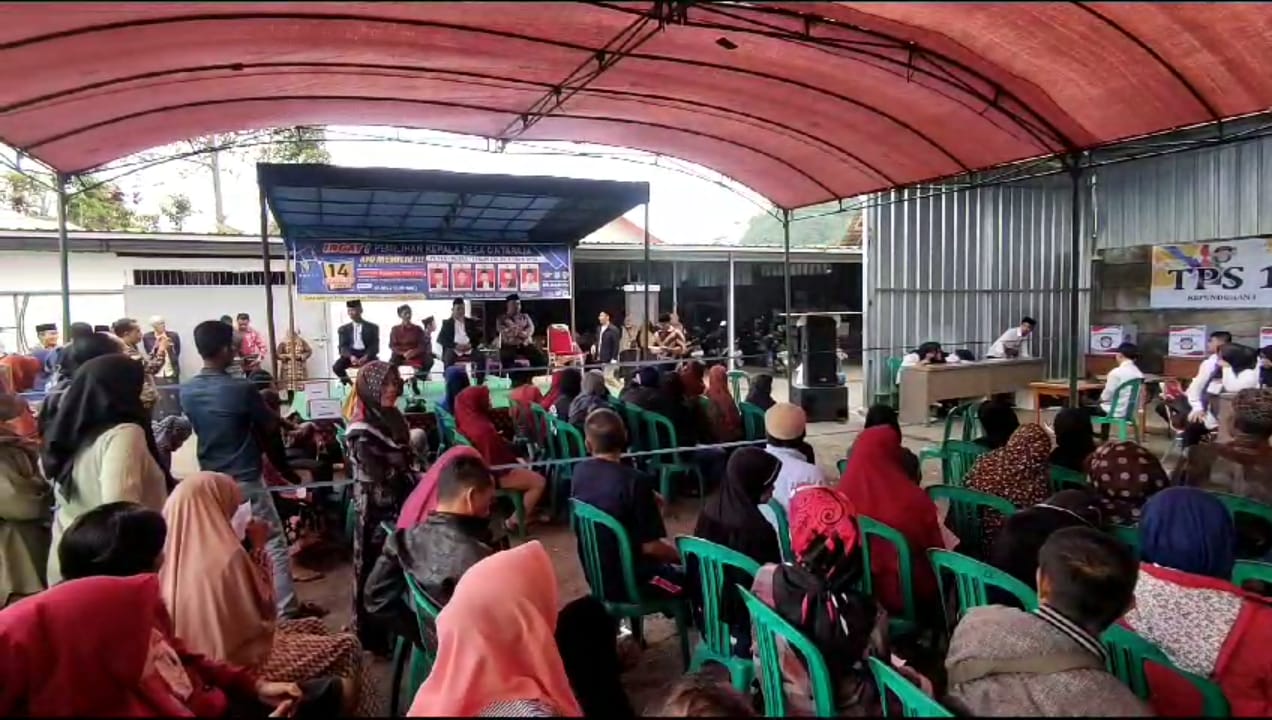 Coblos Kepala Desa Berhadiah Umroh di Pilkades Cintaraja Kabupaten Tasikmalaya