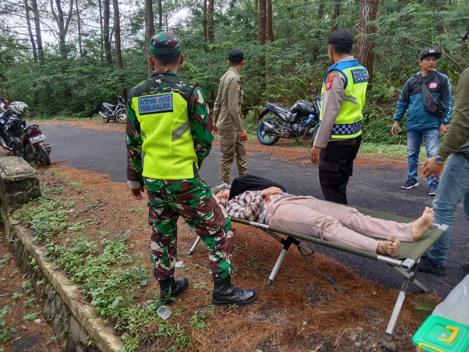 Sekeluarga Kecelakaan di Jalur Objek Wisata Galunggung Tasikmalaya, Setelah Motor Matic Ditumpangi 4 Orang