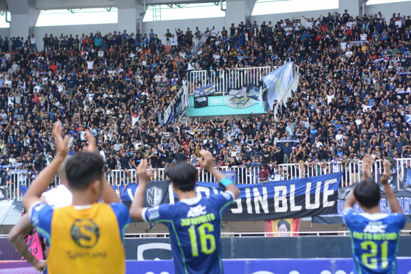 HORE, Laga Persib vs Persik Kediri Ditonton Bobotoh, Ini DAFTAR HARGA TIKET Persib vs Persik Paling Murah