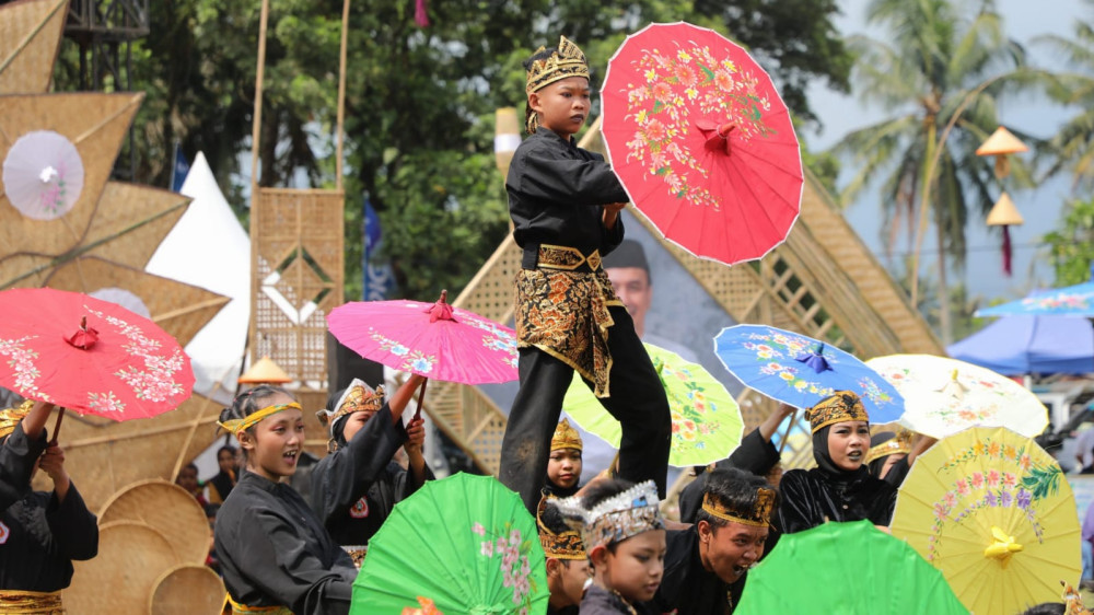 Warga Indihiang Tumpah Ruah Rayakan Raksa Budaya Santun HUT ke-24 Kota Tasikmalaya
