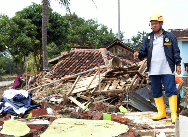 Sempat Ngungsi, Warga Garut Korban Banjir Bandang Mulai Pulang