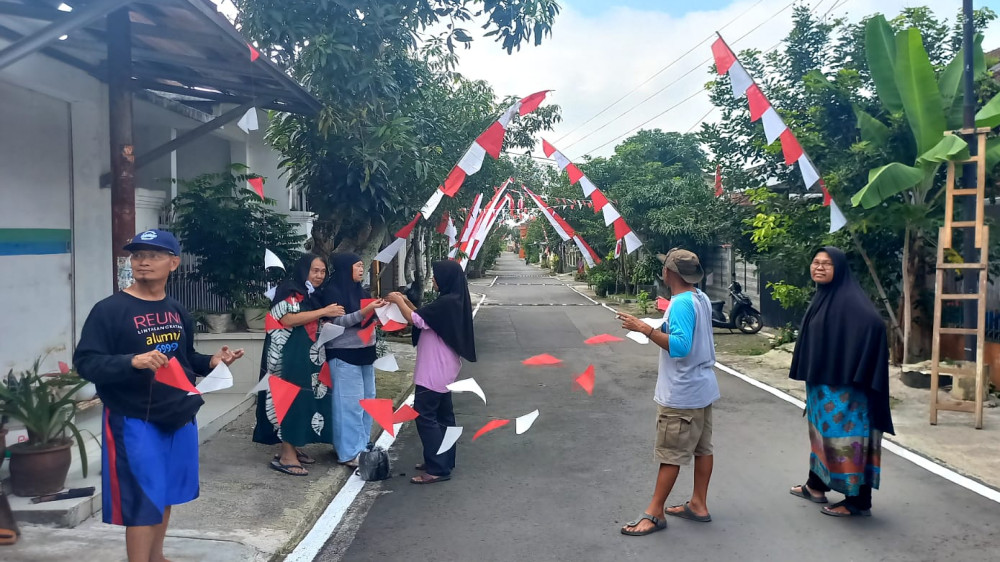 Semarak Merah Putih Jelang HUT RI ke-80 Terus Menggema di Tasikmalaya, Perumahan Juga Berhias 