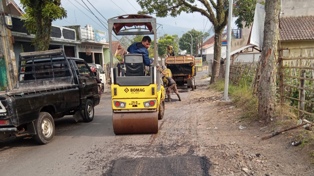 Program Zero Jalan Berlubang di Kabupaten Garut Baru Terealisasi 23 Persen