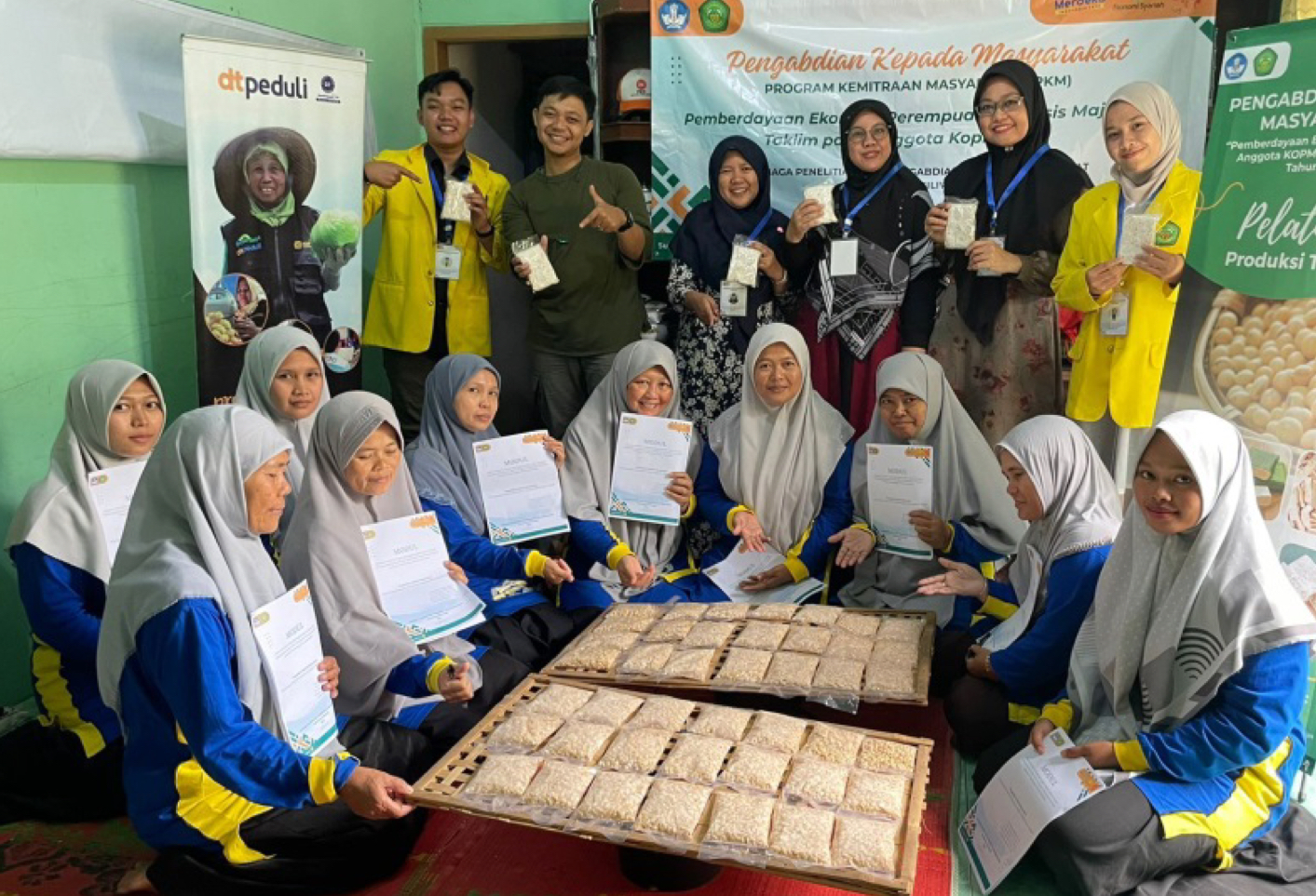 Mantap! Ibu-Ibu Majelis Taklim An-Najah Ikut Pelatihan Membuat Tempe, Bisa Jadi Ide Buat Jualan