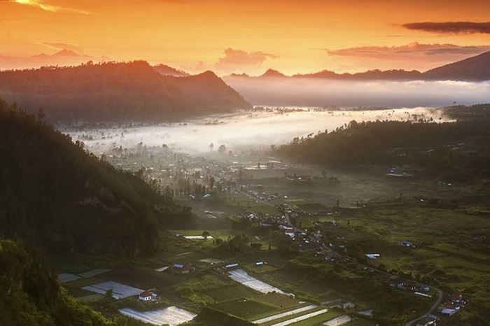 Indahnya Negeri di Atas Awan, Ini 5 Destinasi Libur Akhir Tahun di Nusantara 