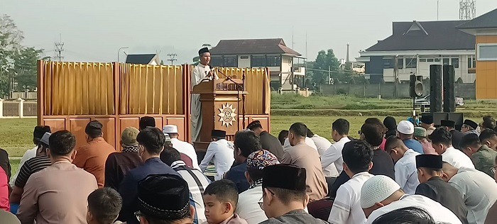 Salat Idul Fitri di Lapangan IPP Sumedang, Khotib Jajang Nasution Sampaikan Pesan Jadi Orang Takwa Seperti Ini