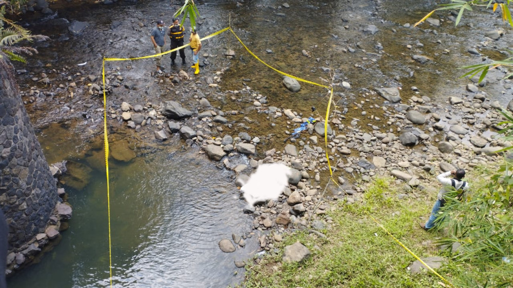 Mayat dalam Karung di Bawah Jembatan Unden Gegerkan Warga Tasikmalaya