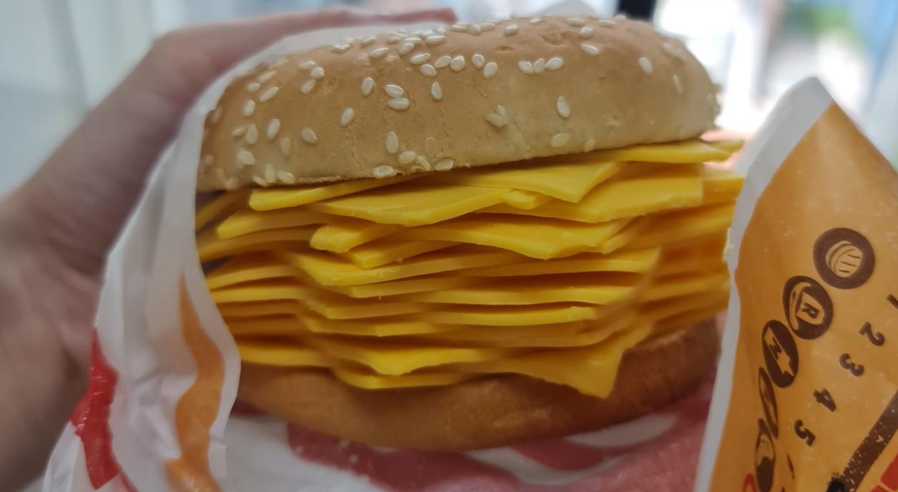 Burger King Rilis Menu Real Cheeseburger Dengan isi 20 Potong Keju
