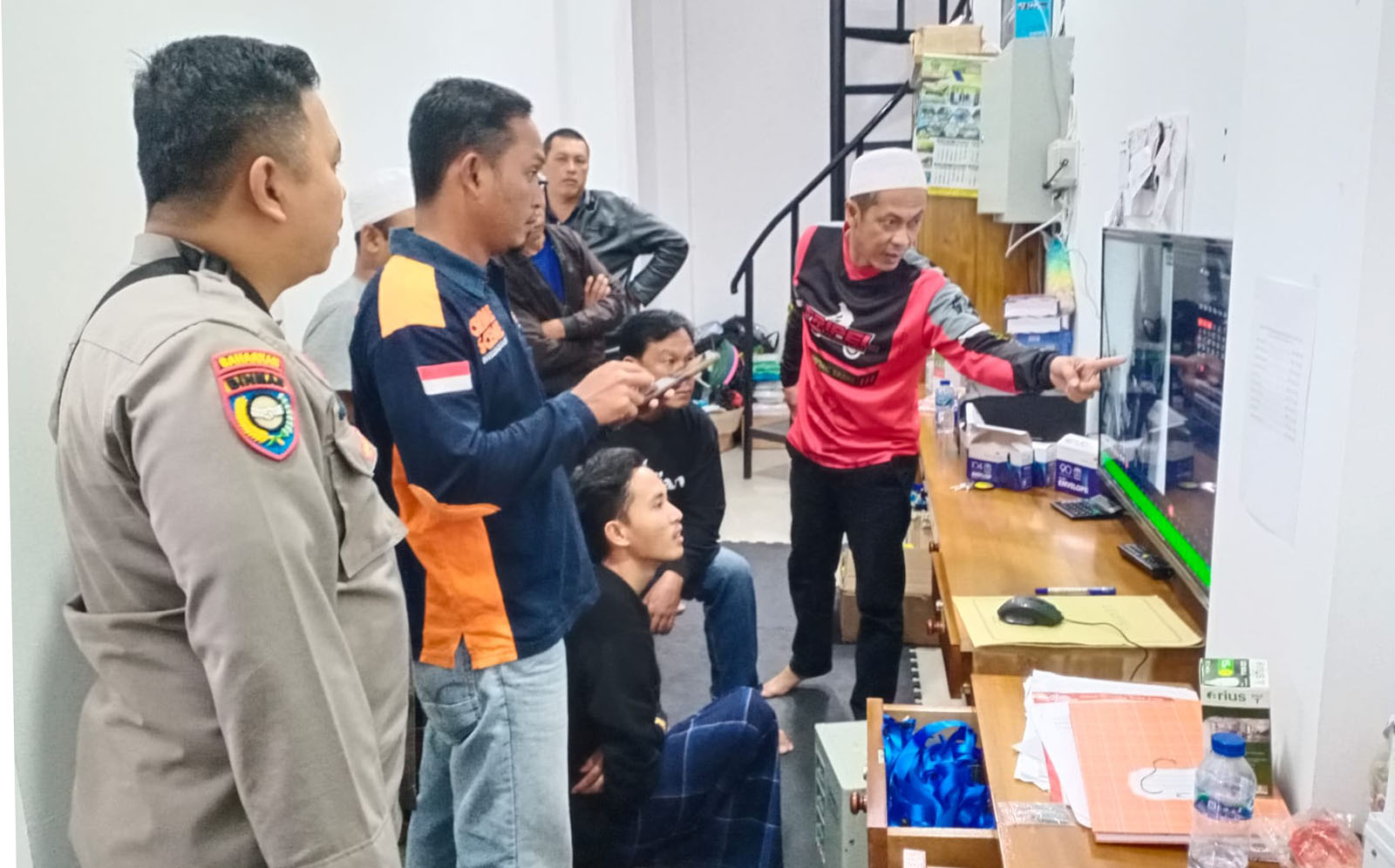 Keterlaluan, 2 Pencuri Bawa Uang Anak Yatim di Masjid Lampung Barat, Aksinya Terekam CCTV