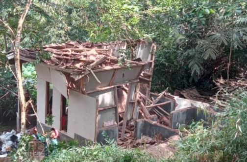 Diguyur Hujan Deras, 4 Rumah di Kabupaten Tasikmalaya Terdampak Bencana Longsor