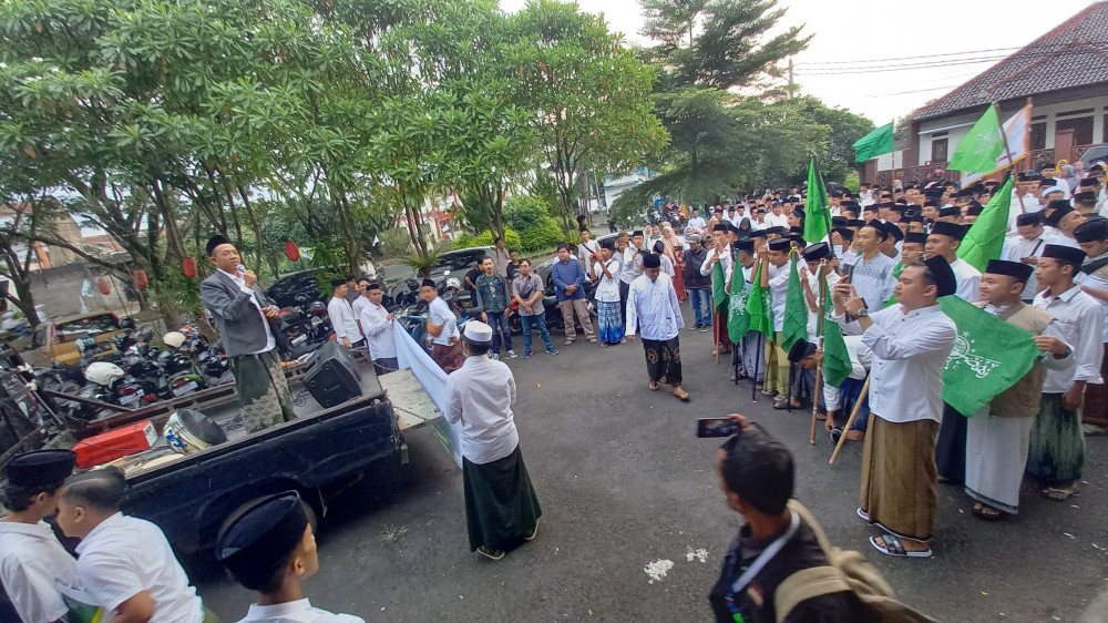 Pilkada 2024 Kota Tasikmalaya, Andi Ibnu Hadi Diantar Ratusan Santri Daftar ke PKB Bidik Kursi Z1 