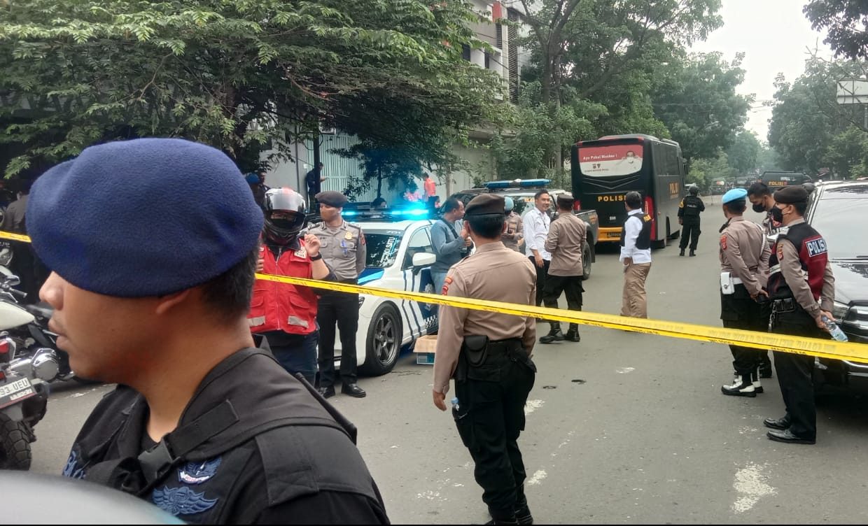 Bandung Diguncang Bom Bunuh Diri, Gubernur Ridwan Kamil Langsung Tinjau TKP: Situasi Aman Terkendali