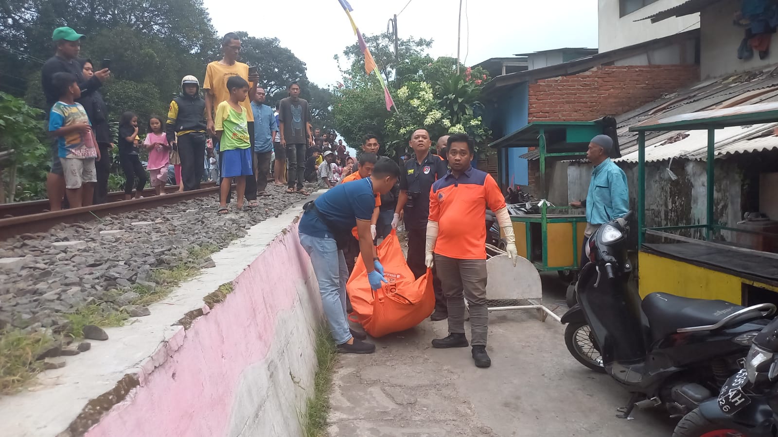 Lansia Ditemukan Tewas Membusuk di Kota Tasikmalaya