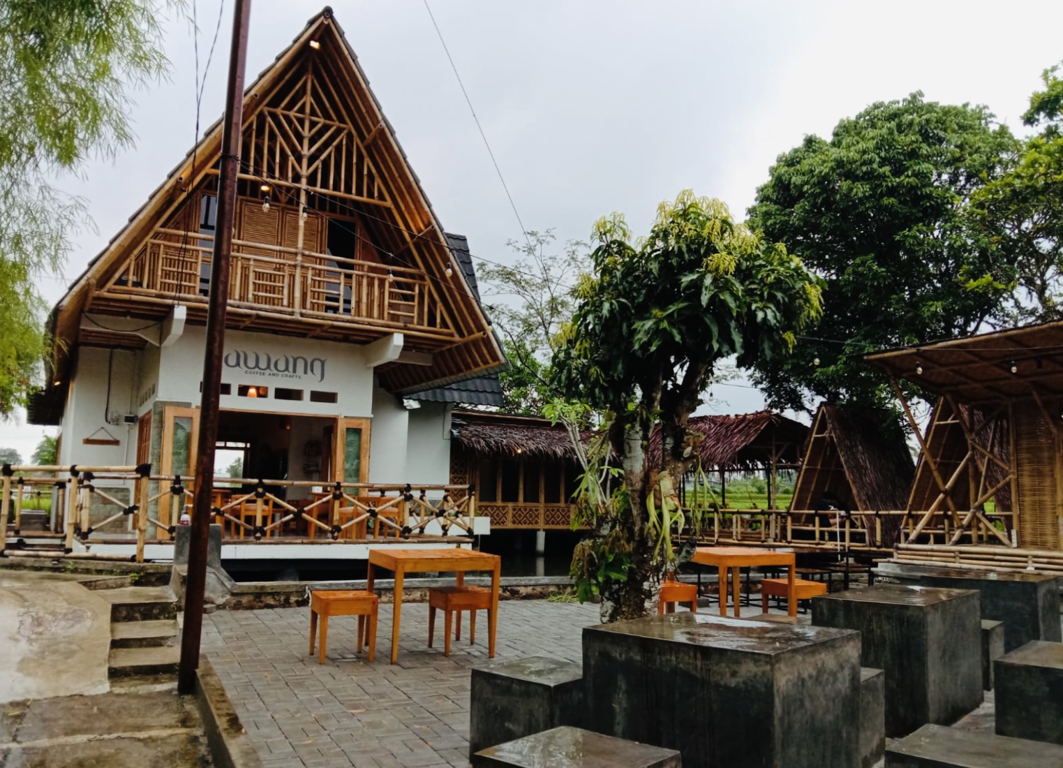 Nikmati Hijaunya Pesawahan dan BCL Kopi Tasikmalaya di Lawang Cafe, Cocok untuk Tempat Healing di Akhir Pekan