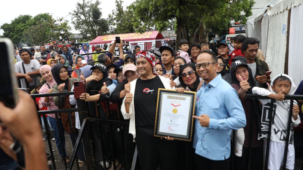 Kota Tasikmalaya Pecahkan Rekor MURI dan Dunia dengan 2.417 Porsi Kupat Tanjung