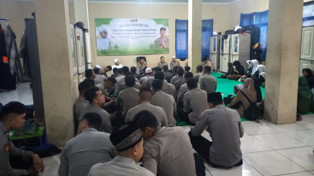 Dalmas Sat Samapta Polres Tasikmalaya Kota Tebar Kasih Lewat Pengajian dan Santunan Anak Yatim