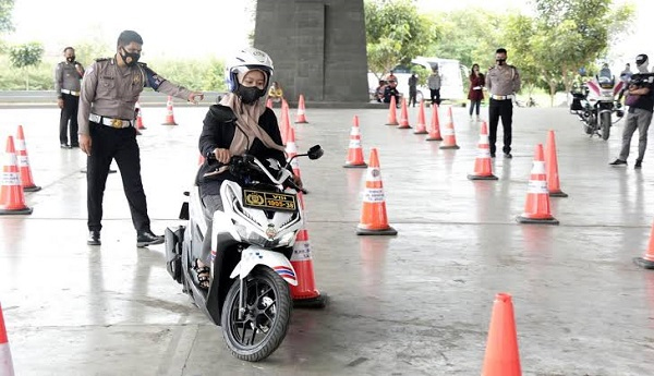 Polres yang Sediakan Bimbel Ujian SIM Gratis, Daftarnya Cek di Sini