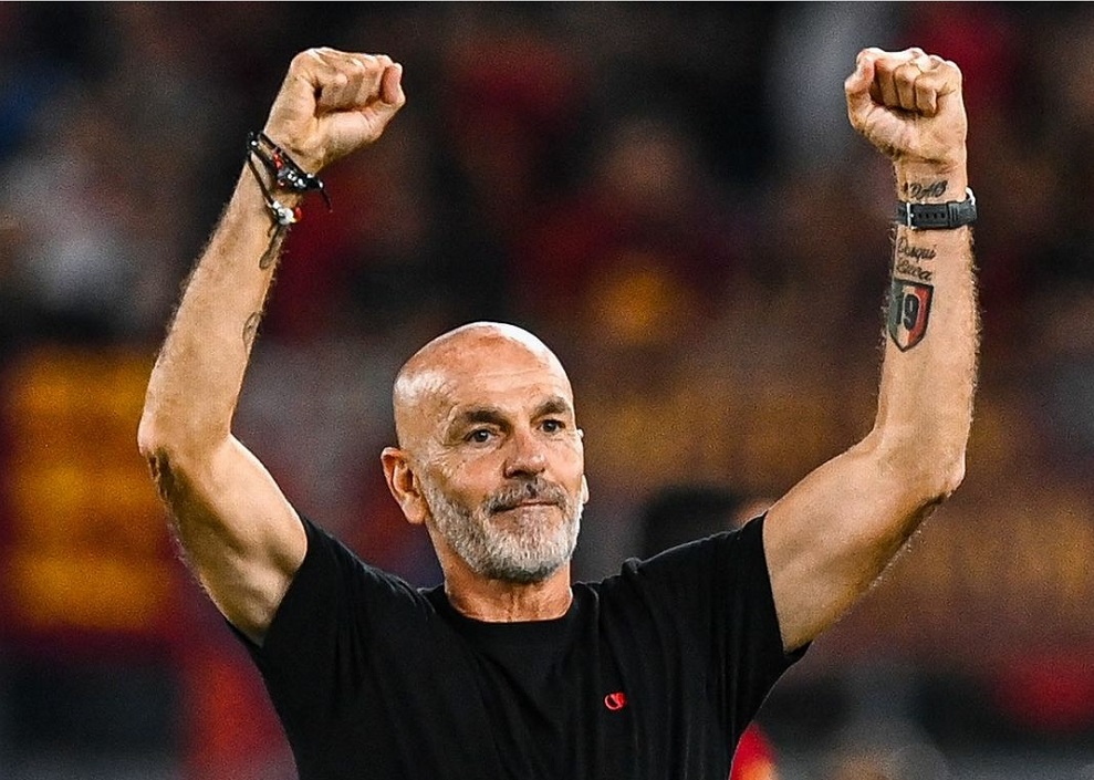 Stefano Pioli: AS Roma Hanya Bisa Menyulitkan AC Milan Lewat Kartu Merah 